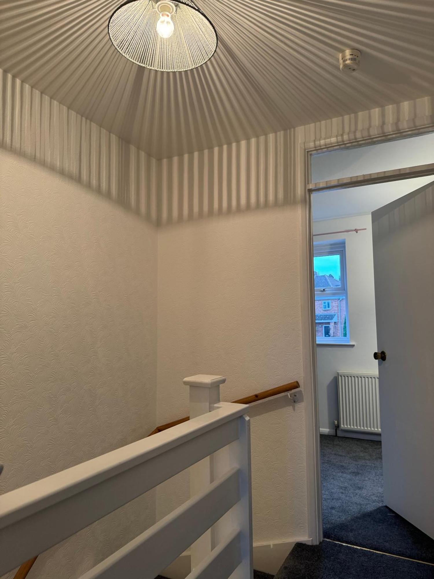 Comfortable Away From Home, Spacious 2 Bedroom Town House,self Catering, Free Parking, Walking Distance To Town Centre *