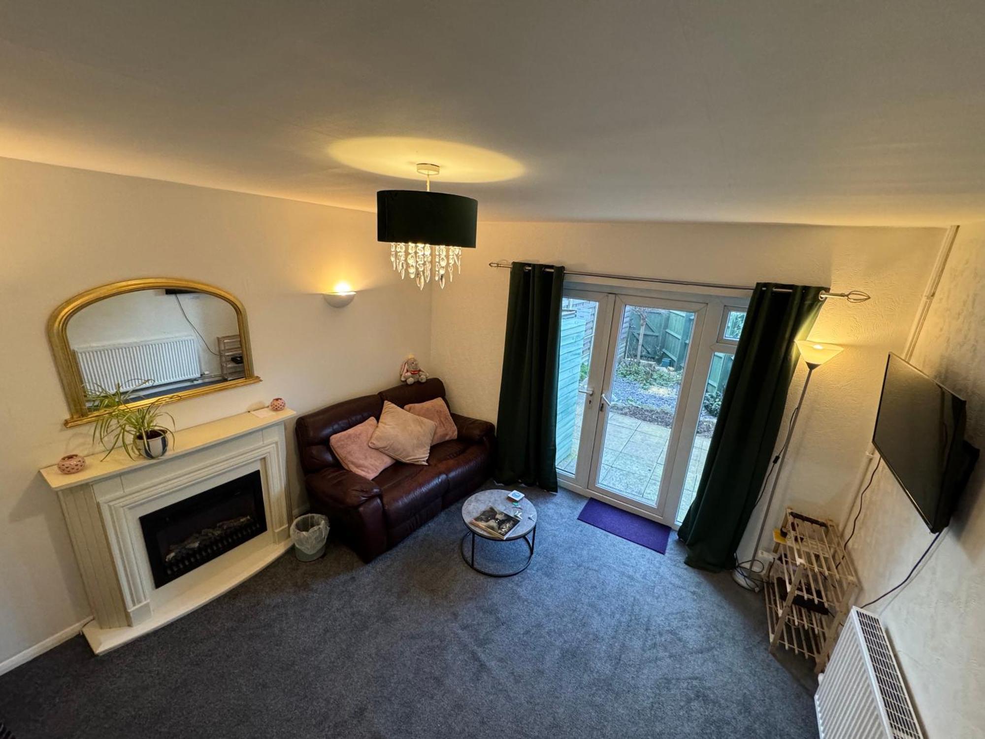 Holiday home Comfortable Away From Home, Spacious 2 Bedroom Town House,self Catering, Free Parking, Walking Distance To Town Centre