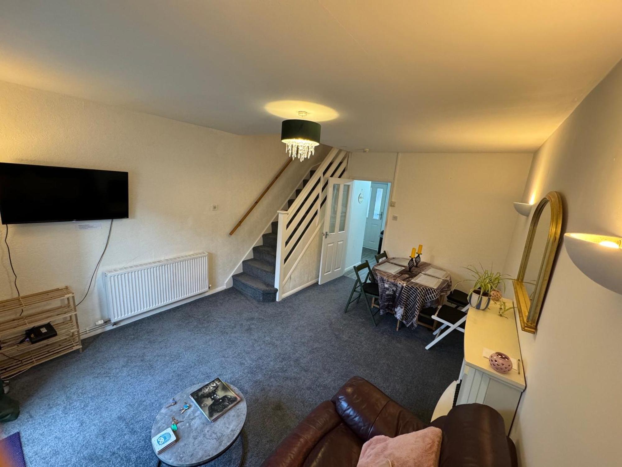 Holiday home Comfortable Away From Home, Spacious 2 Bedroom Town House,self Catering, Free Parking, Walking Distance To Town Centre *