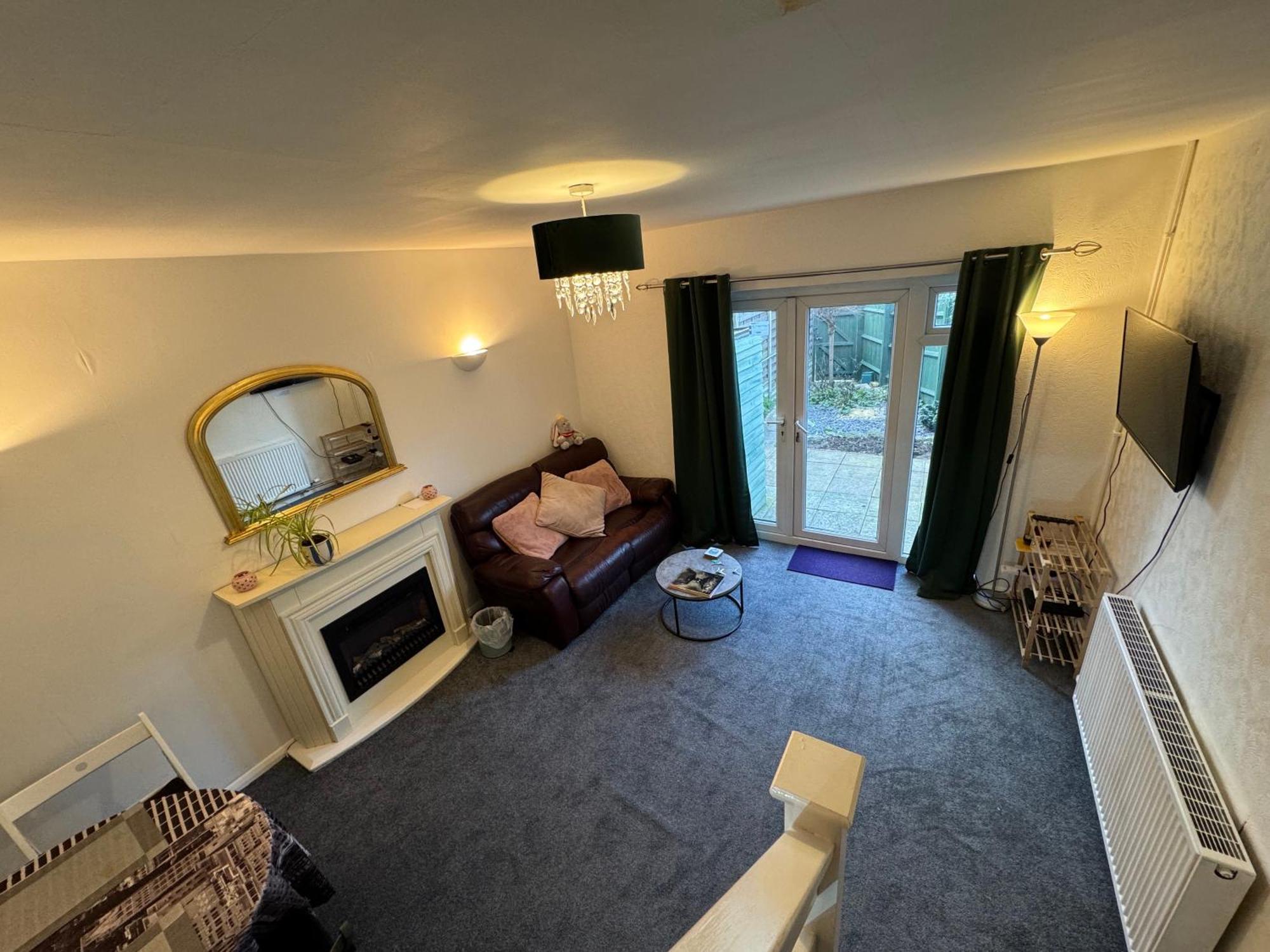Comfortable Away From Home, Spacious 2 Bedroom Town House,self Catering, Free Parking, Walking Distance To Town Centre Holiday home Cheltenham