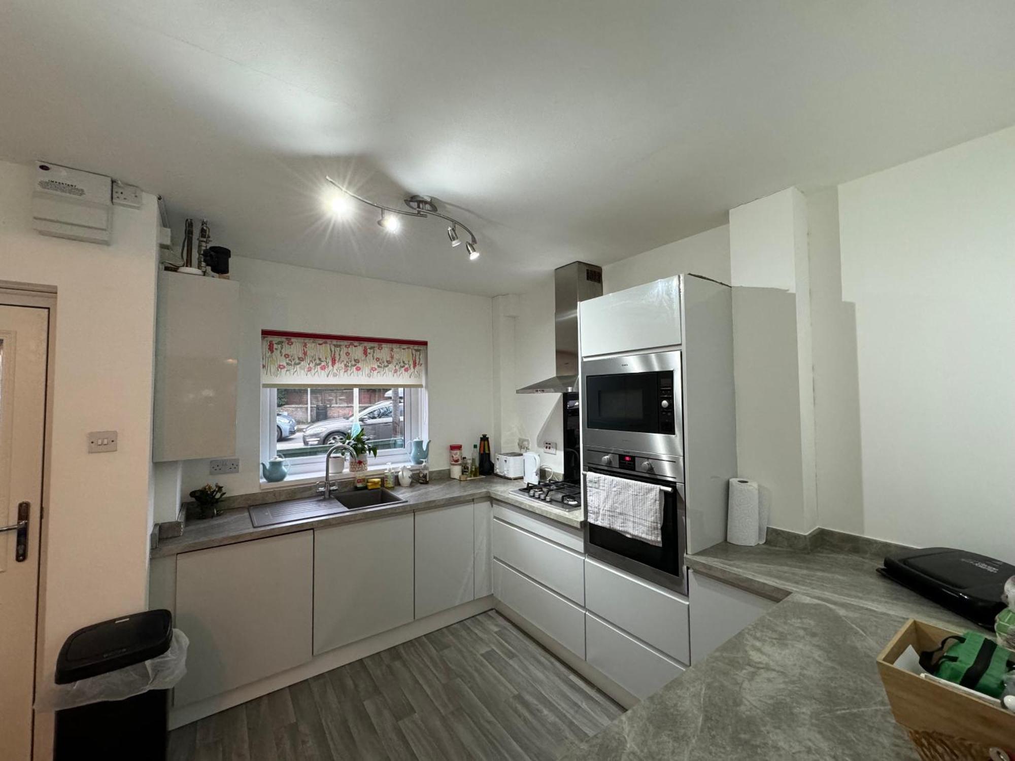 Holiday home Comfortable Away From Home, Spacious 2 Bedroom Town House,self Catering, Free Parking, Walking Distance To Town Centre Cheltenham