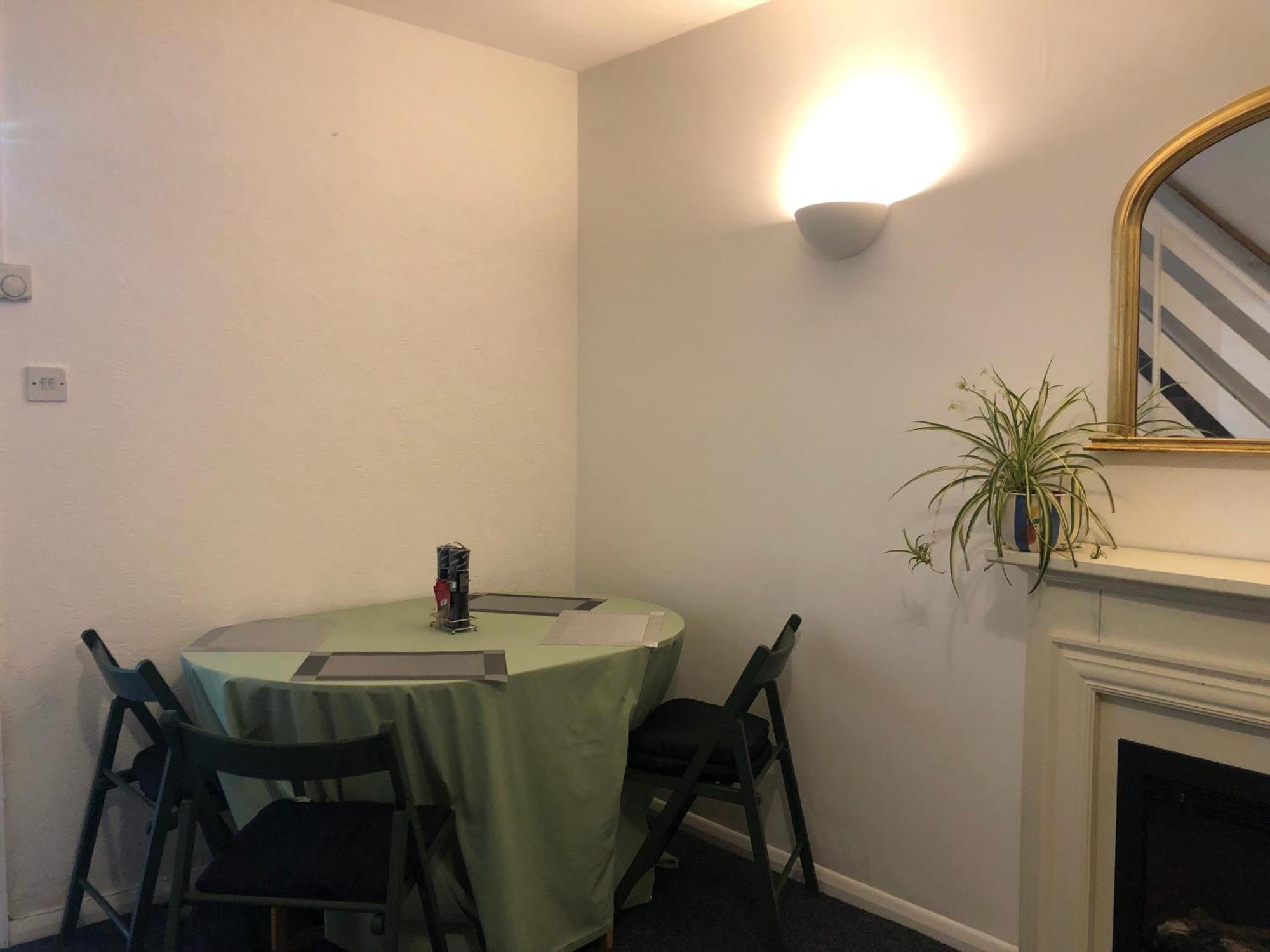 Comfortable Away From Home, Spacious 2 Bedroom Town House,self Catering, Free Parking, Walking Distance To Town Centre Holiday home Cheltenham