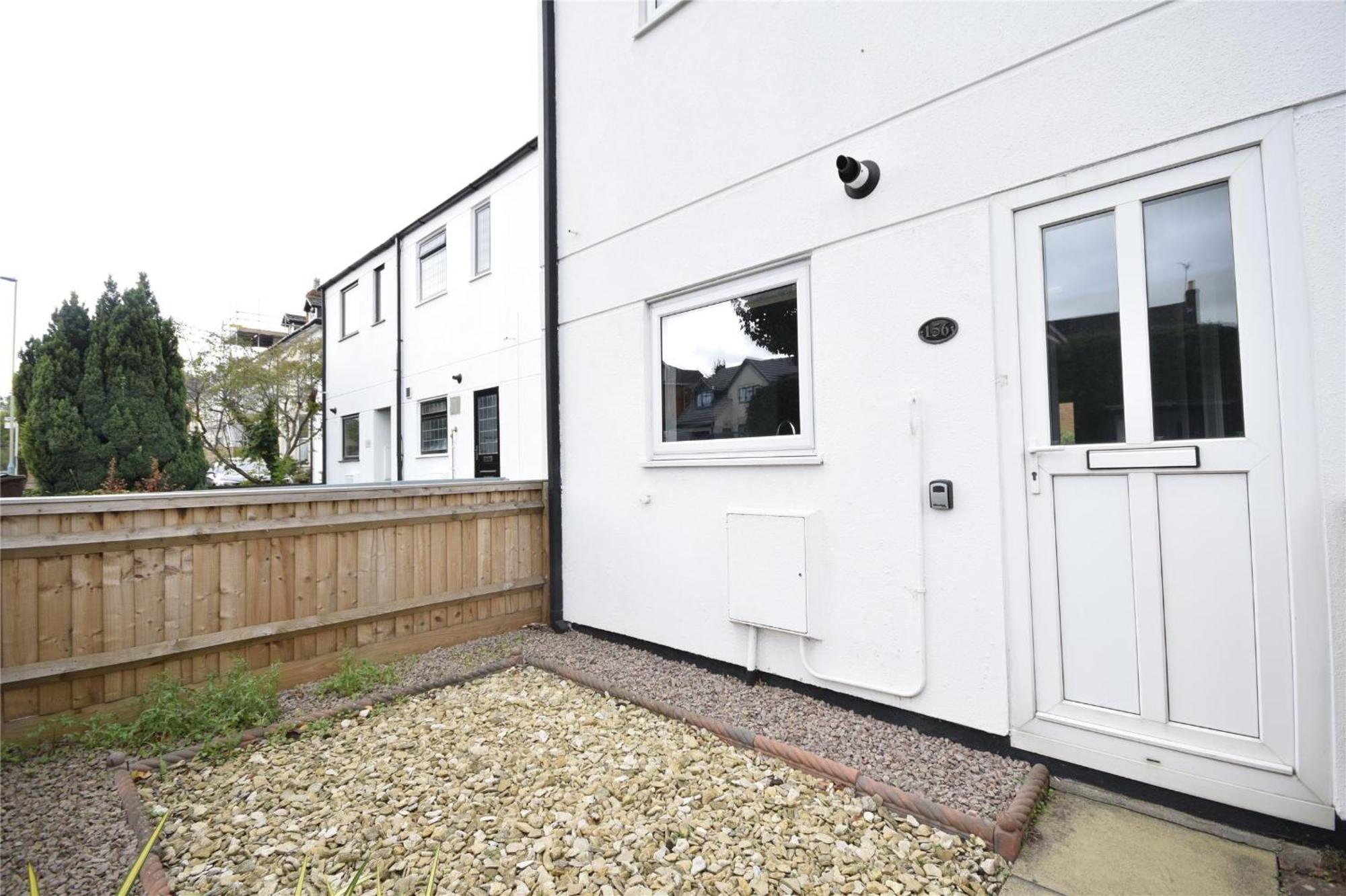 Comfortable Away From Home, Spacious 2 Bedroom Town House,self Catering, Free Parking, Walking Distance To Town Centre Cheltenham