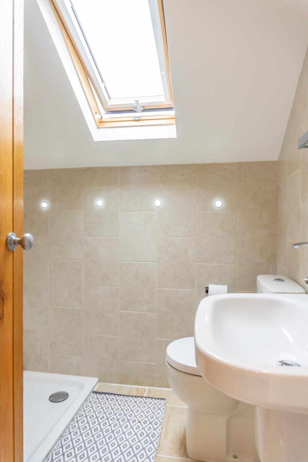Luxury -chelt Walking-2bed-long Stays-parking Holiday home Cheltenham