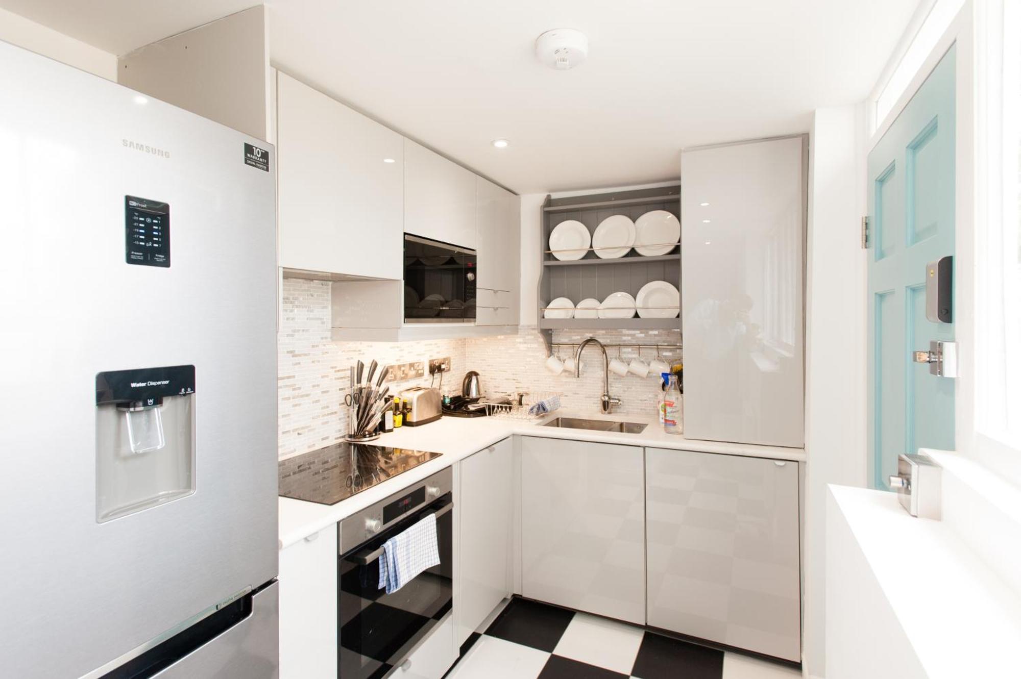 Town Centre Luxury In 21a, 21b And 21c Montpellier Terrace Available Separately Or Together, Amazing Location Opposite Montpellier Gardens Guest house Cheltenham