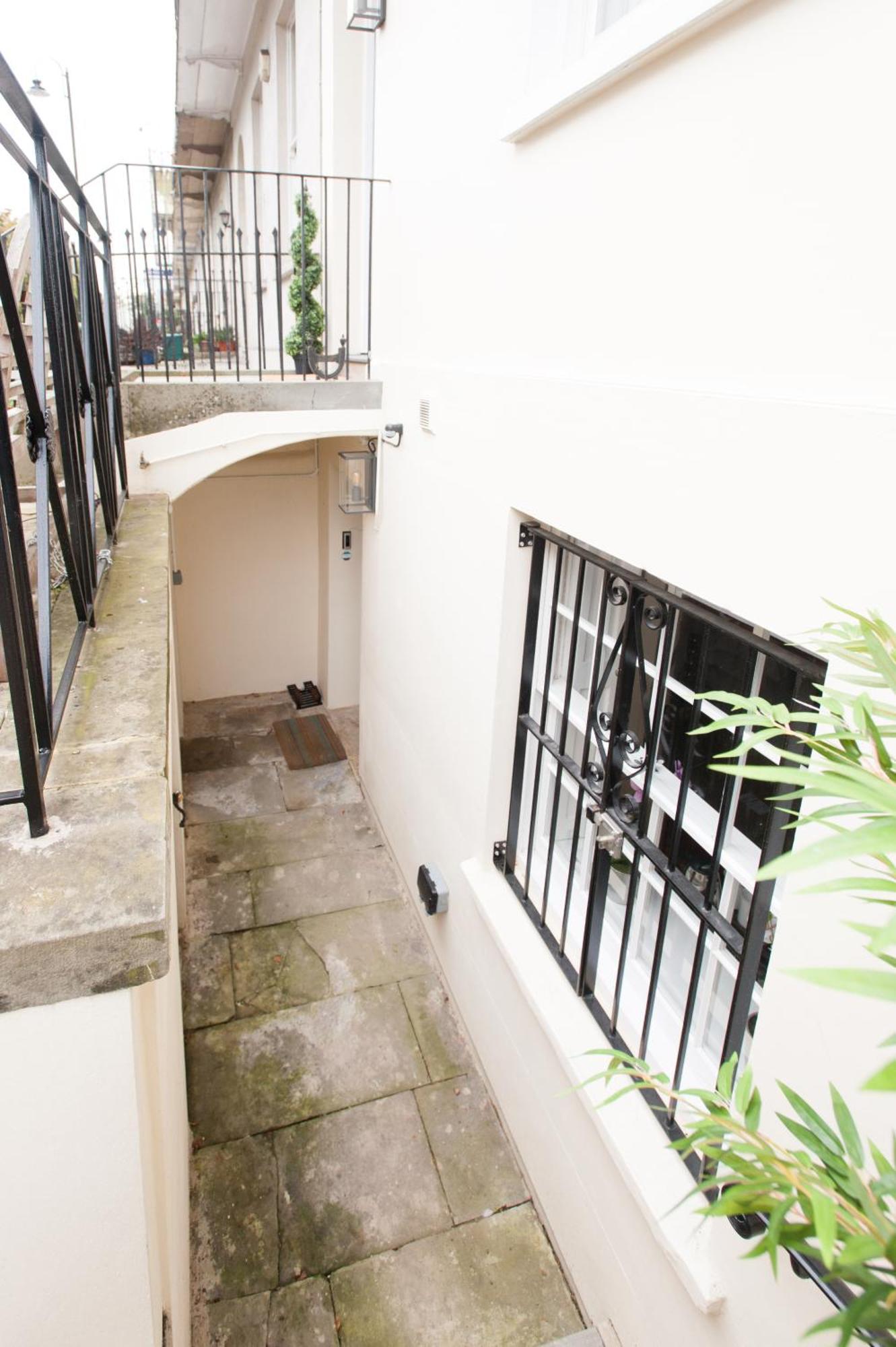 Town Centre Luxury In 21a, 21b And 21c Montpellier Terrace Available Separately Or Together, Amazing Location Opposite Montpellier Gardens * Cheltenham