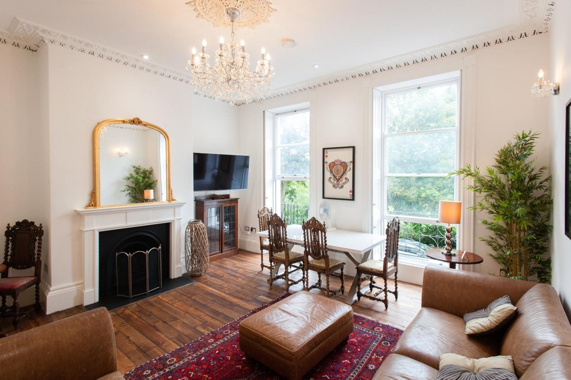 Town Centre Luxury In 21a, 21b And 21c Montpellier Terrace Available Separately Or Together, Amazing Location Opposite Montpellier Gardens Guest house *