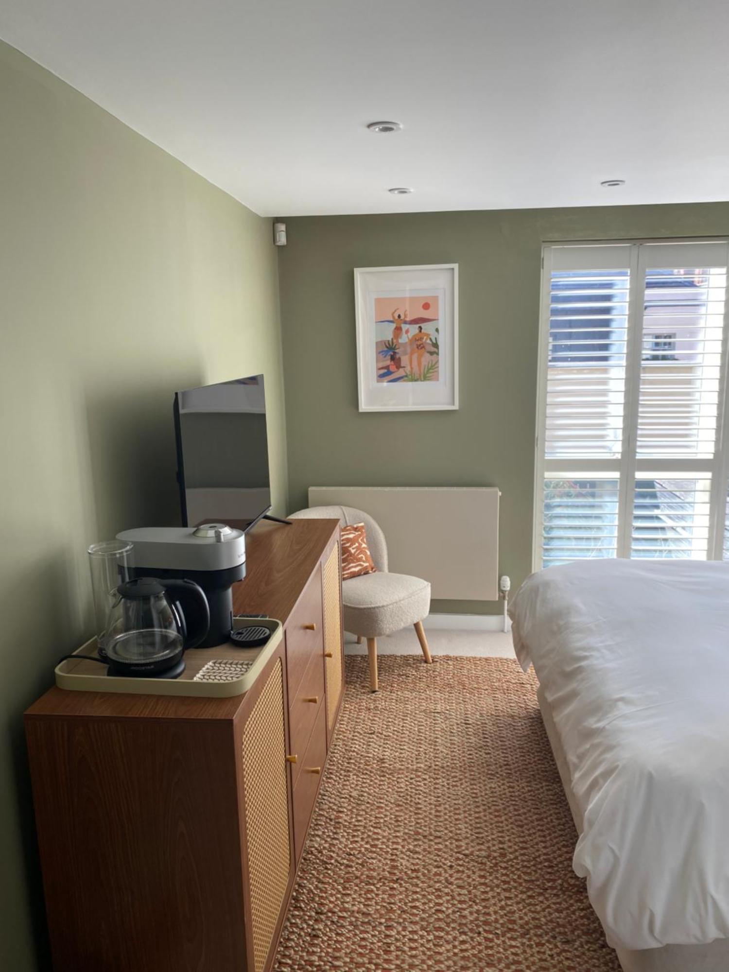 The - & En-suite Only Cheltenham