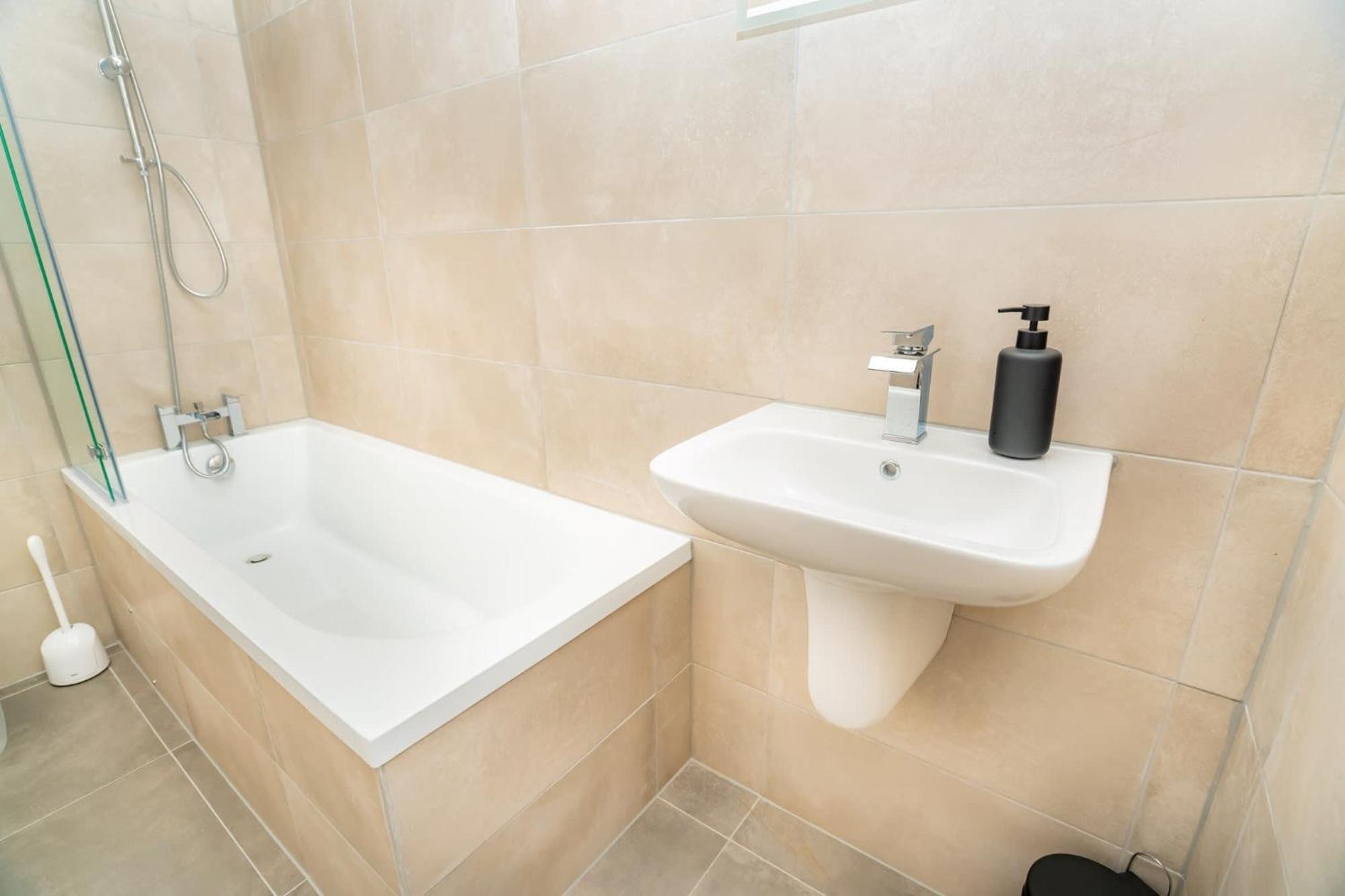 Elegant 1 Bedroom In Centre *