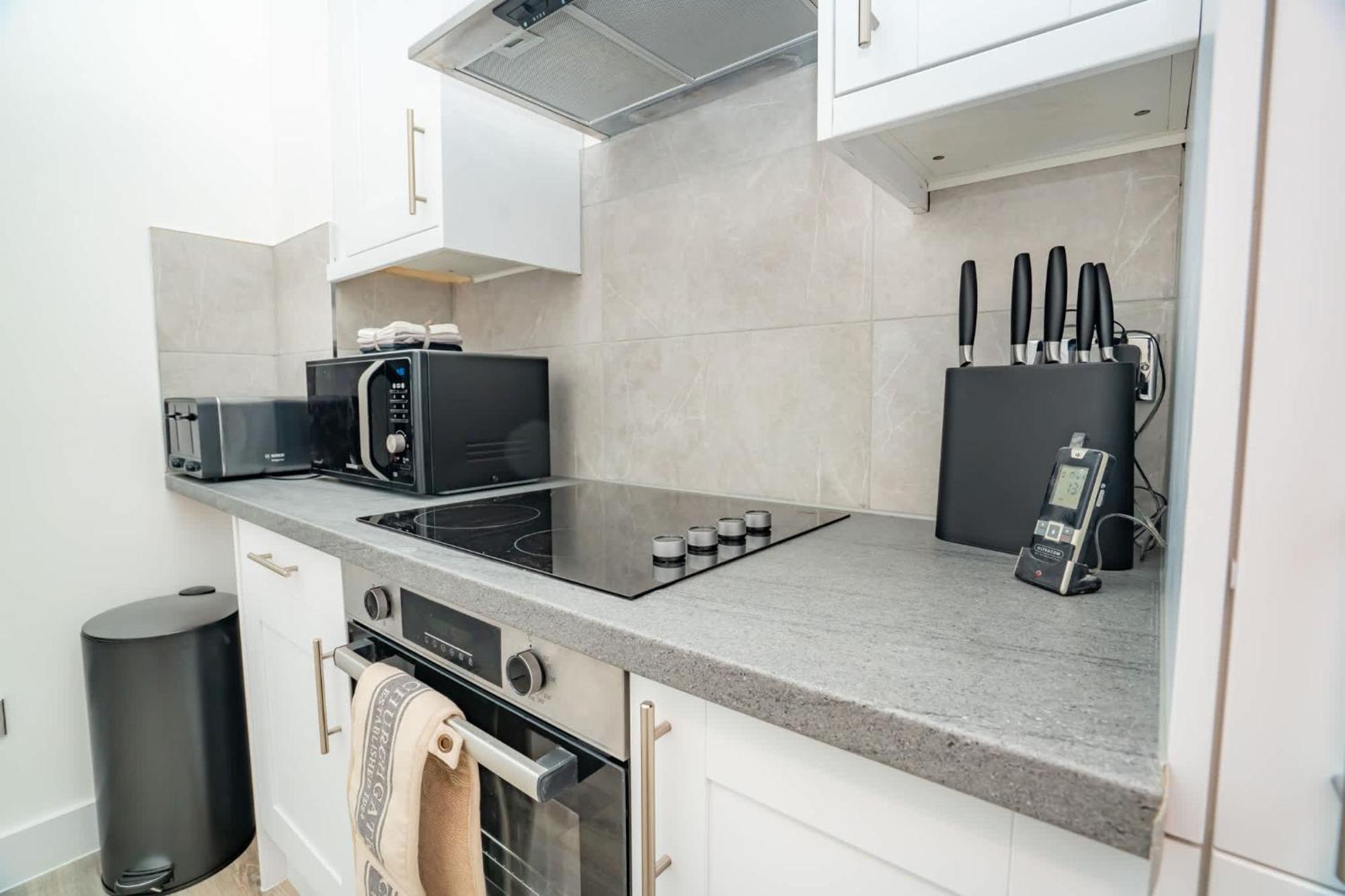 Elegant 1 Bedroom In Centre Apartment Cheltenham