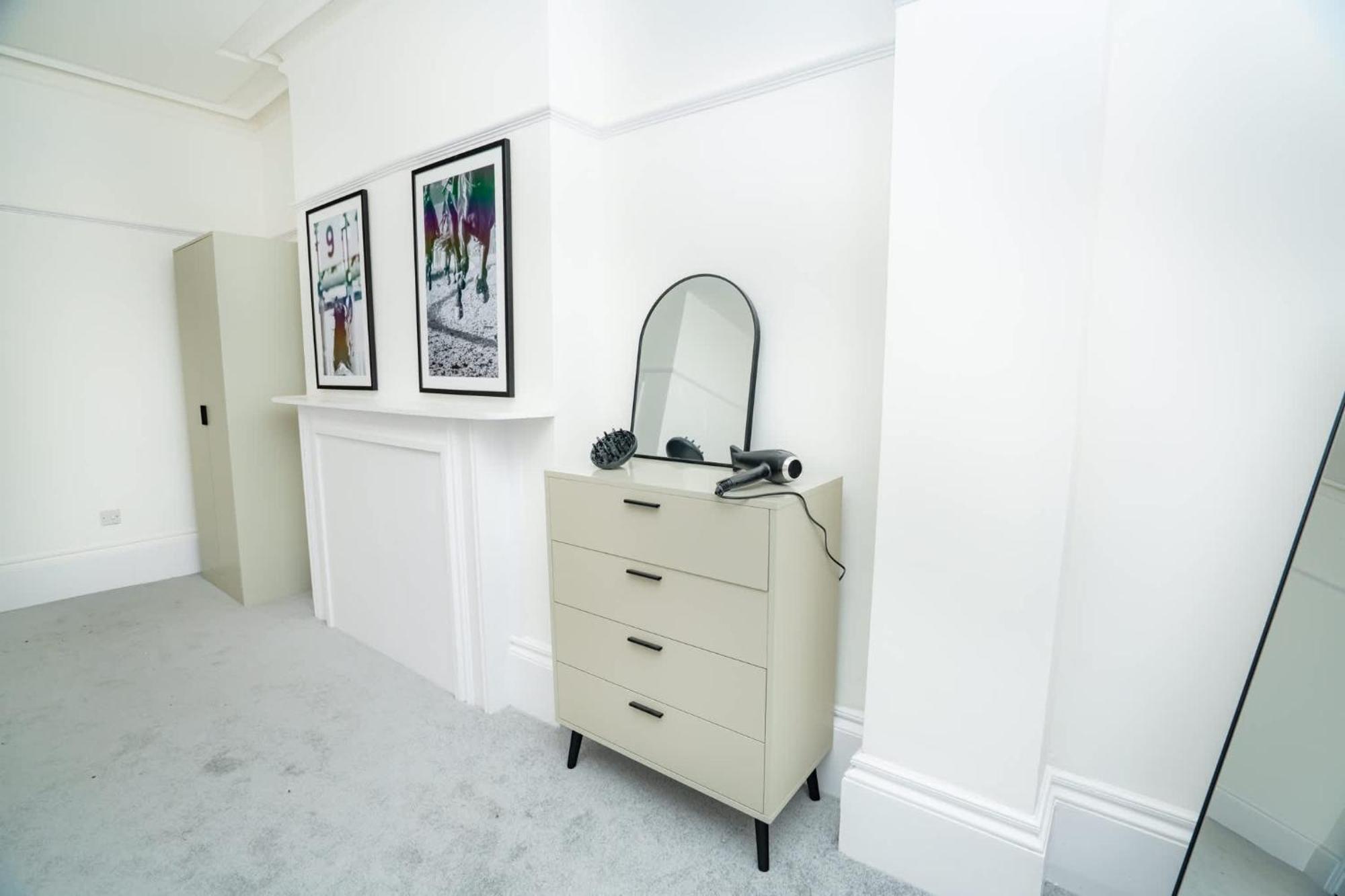 Elegant 1 Bedroom In Centre * Cheltenham