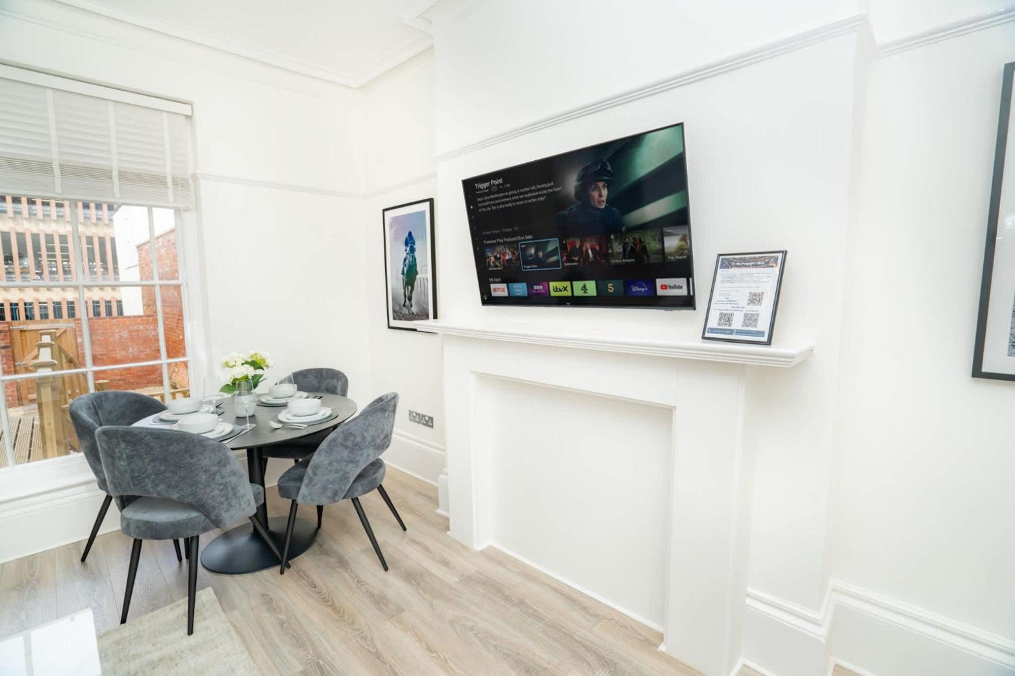 Elegant 1 Bedroom In Centre *