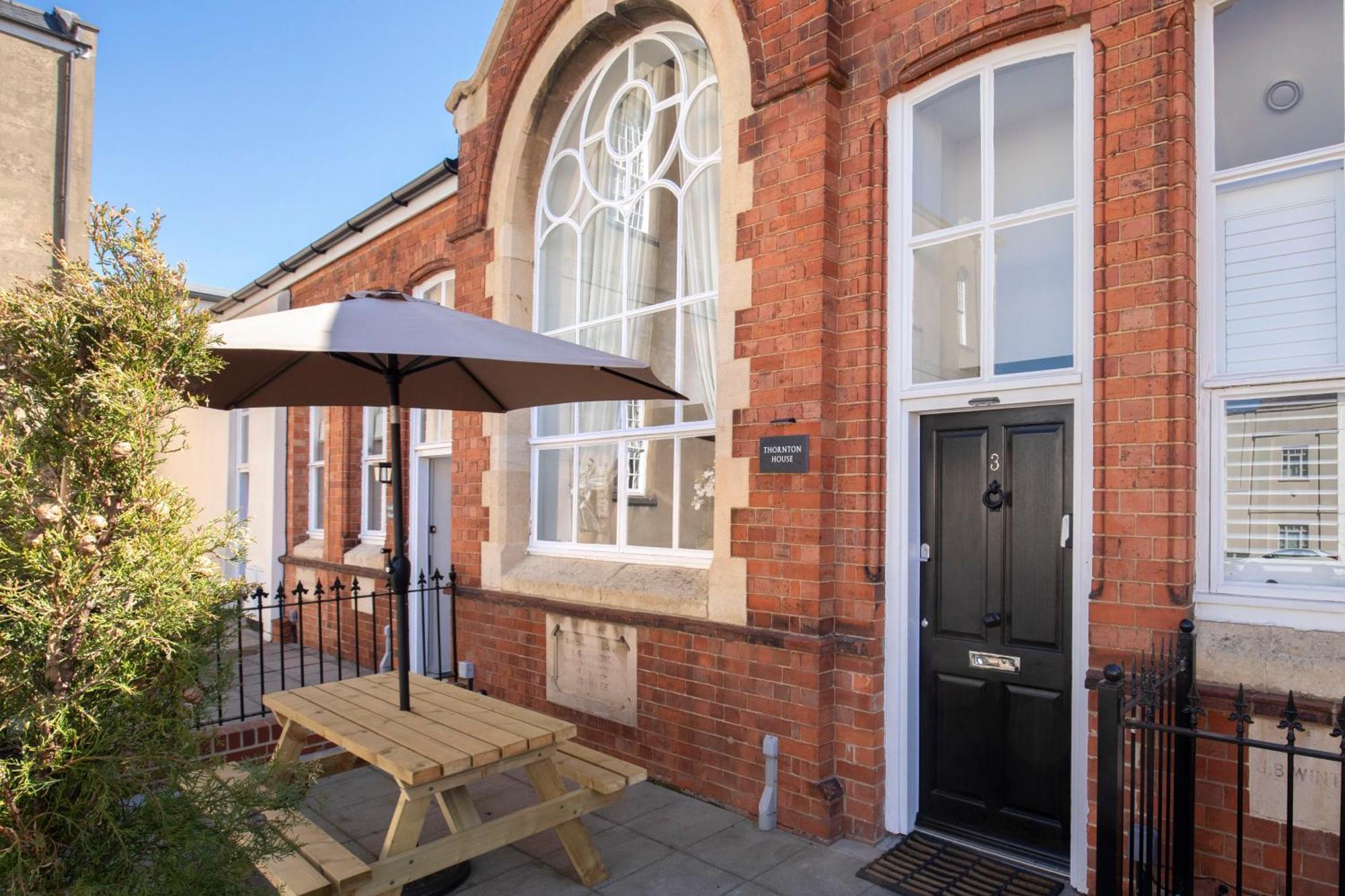 Thornton House Town Centre Free Car Park Apartment Cheltenham