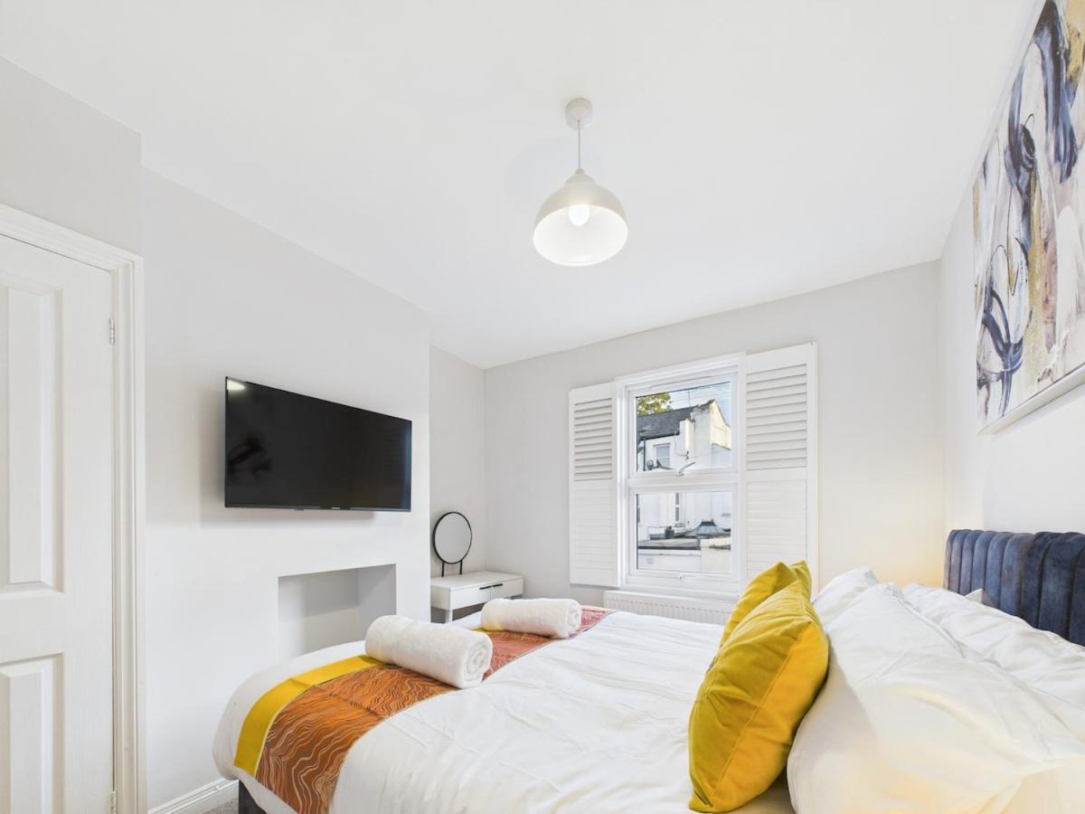 New No 1 Park Street By Signature - 5 Bedroom House * Cheltenham