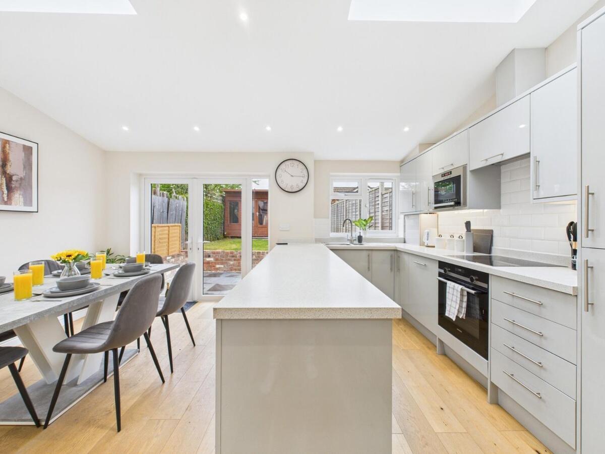 New No 1 Park Street By Signature - 5 Bedroom House Holiday home *