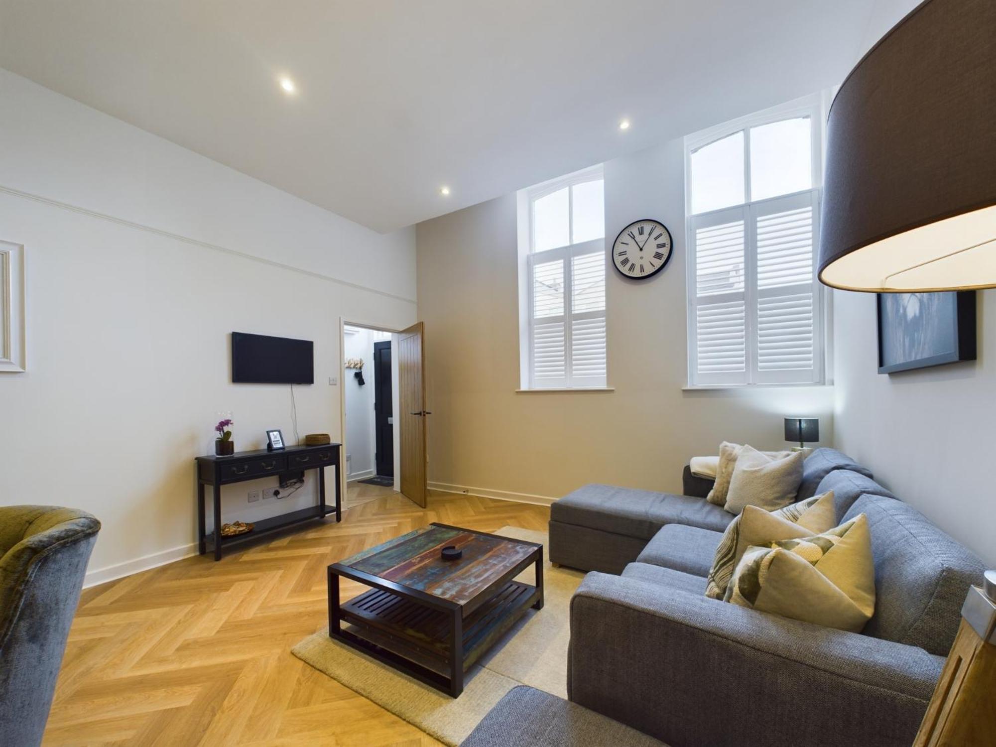 Luxury Town Centre 2-bed Chapel Conversion With Private Parking Cheltenham