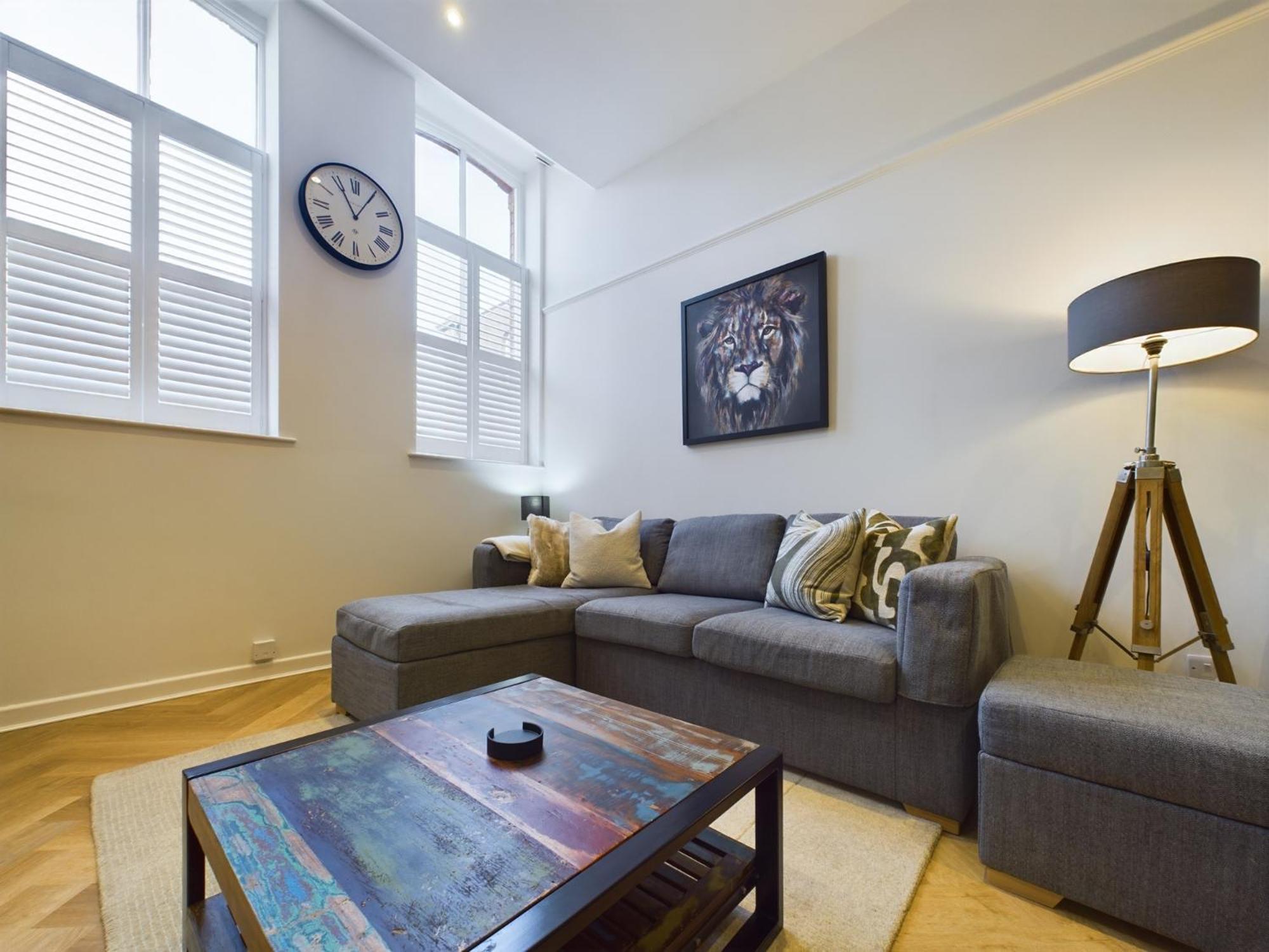 Holiday home Luxury Town Centre 2-bed Chapel Conversion With Private Parking