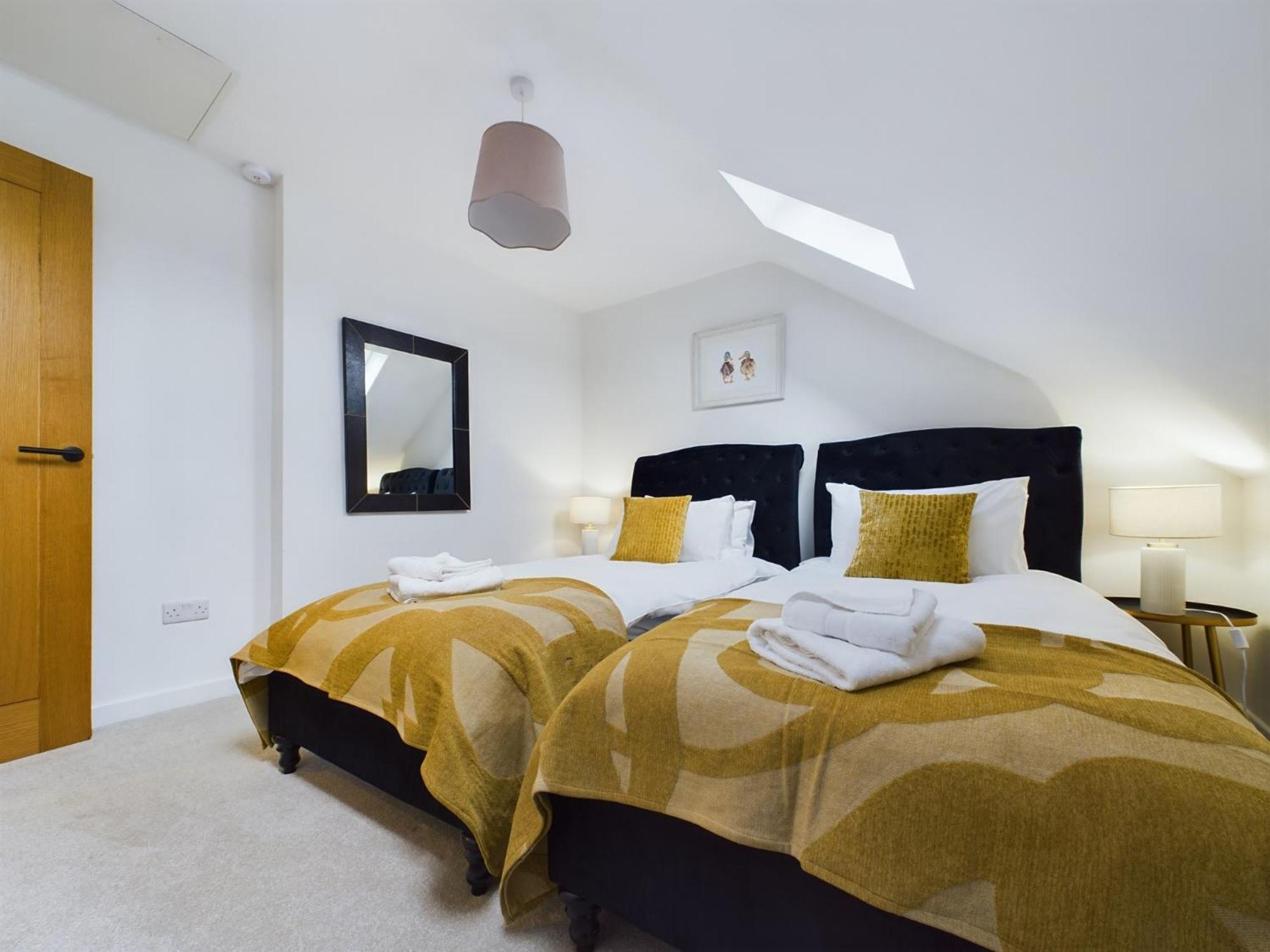 Luxury Town Centre 2-bed Chapel Conversion With Private Parking *