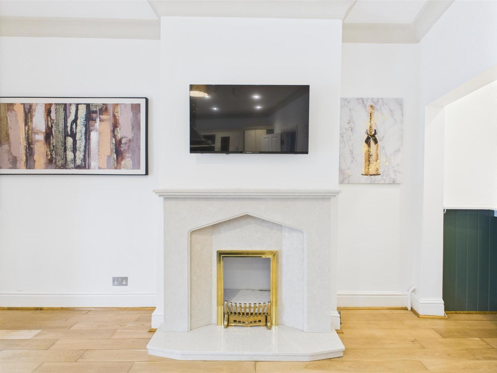 New Queens Road By Signature *