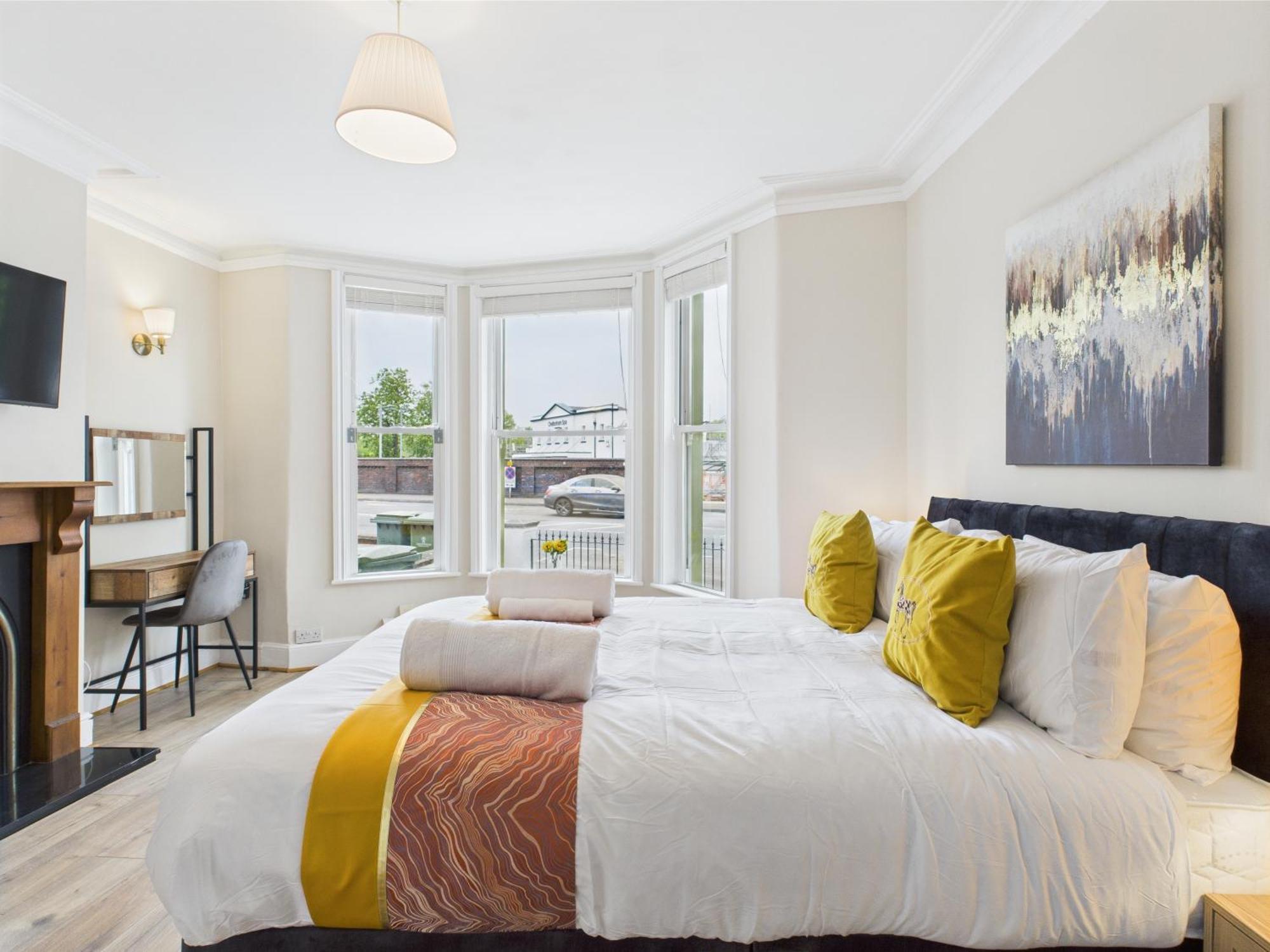 New Queens Road By Signature *