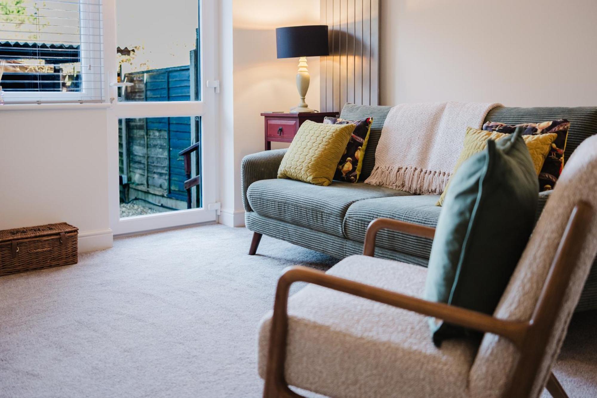 Corner House - Bright 2 Bed In Cheltenham *