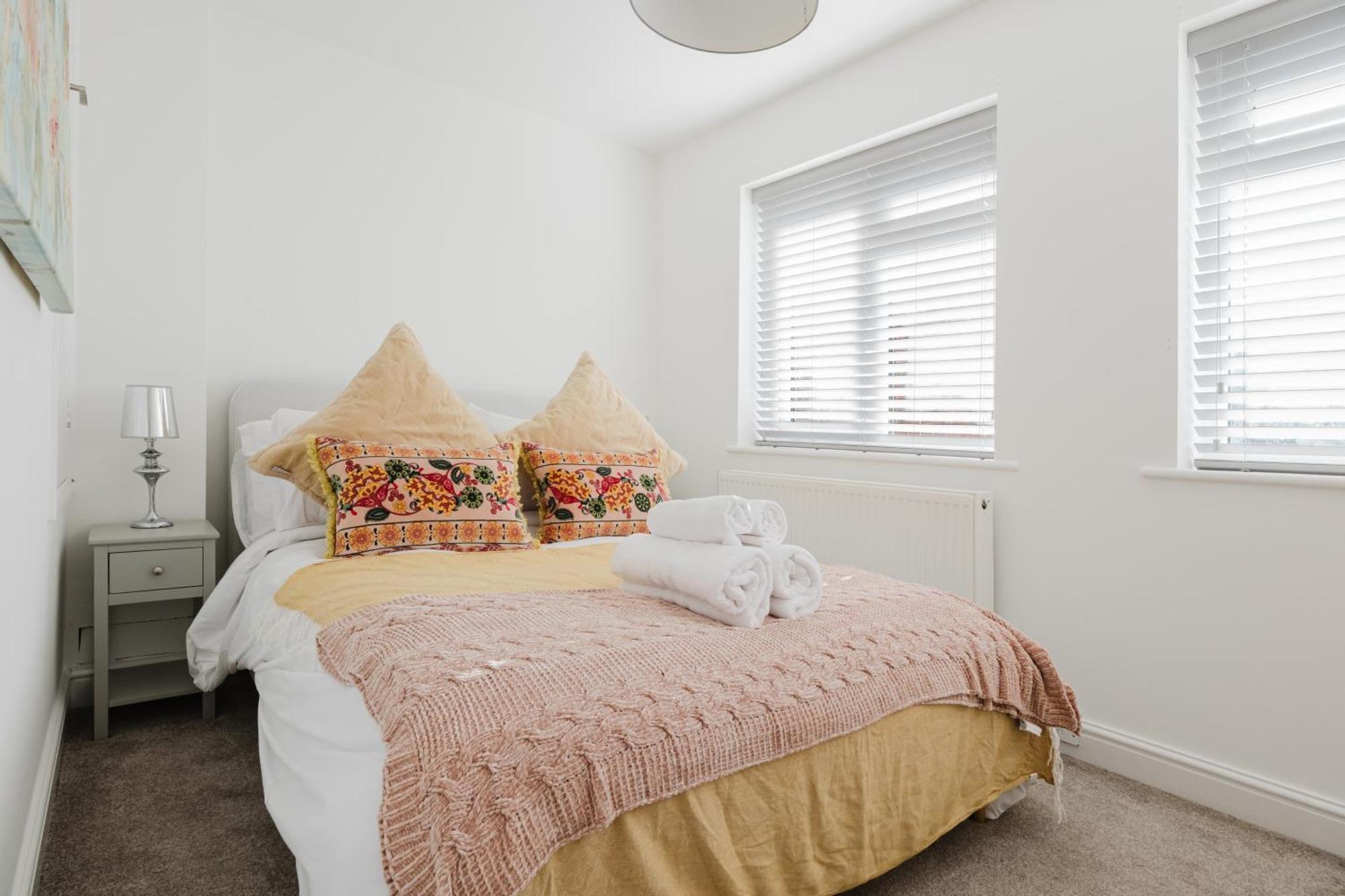 Corner House - Bright 2 Bed In Cheltenham Cheltenham