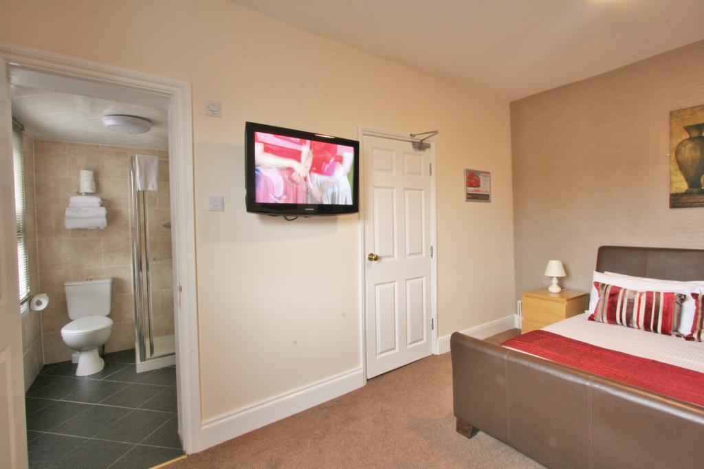 By Roomsbooked 3* Cheltenham