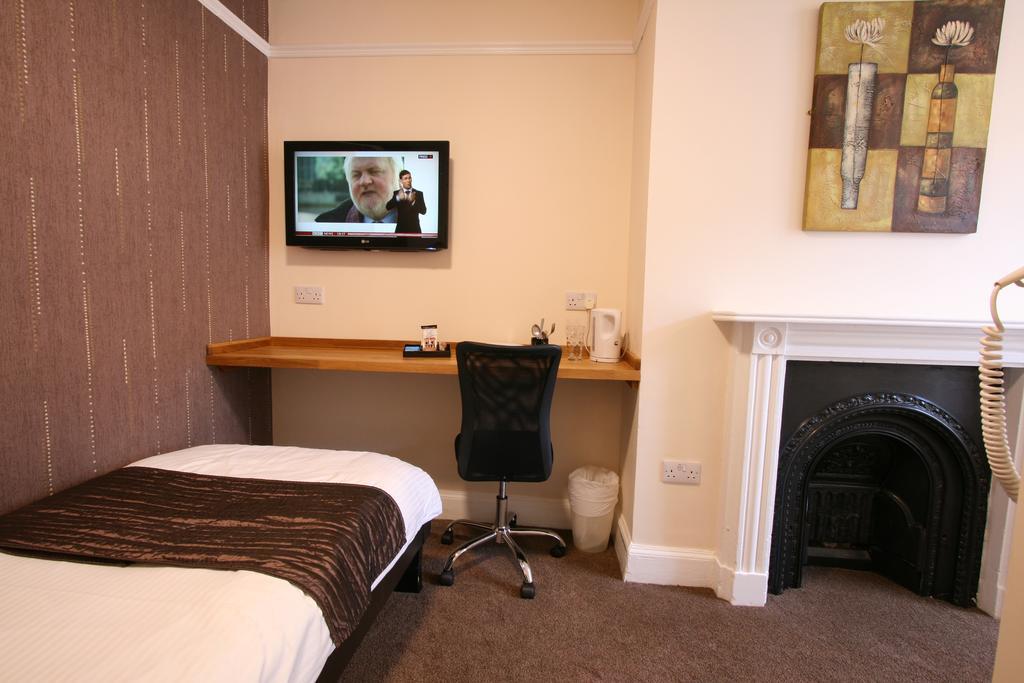 By Roomsbooked Hotel