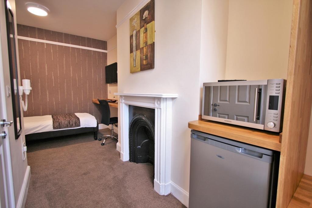 By Roomsbooked Cheltenham