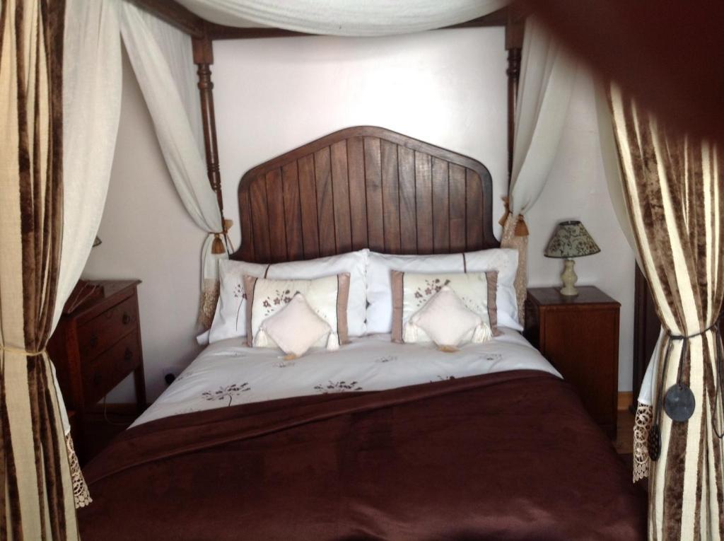 Alice Guest house Cheltenham