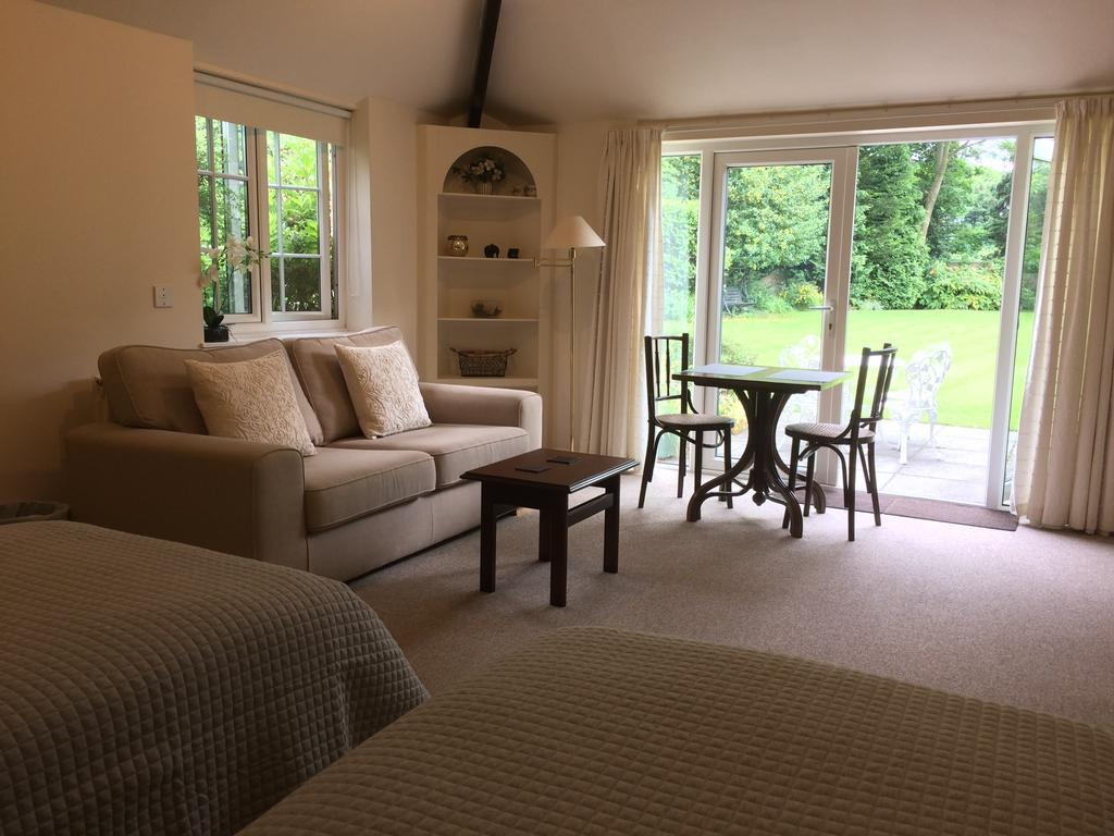 Little Manor Bed & Breakfast