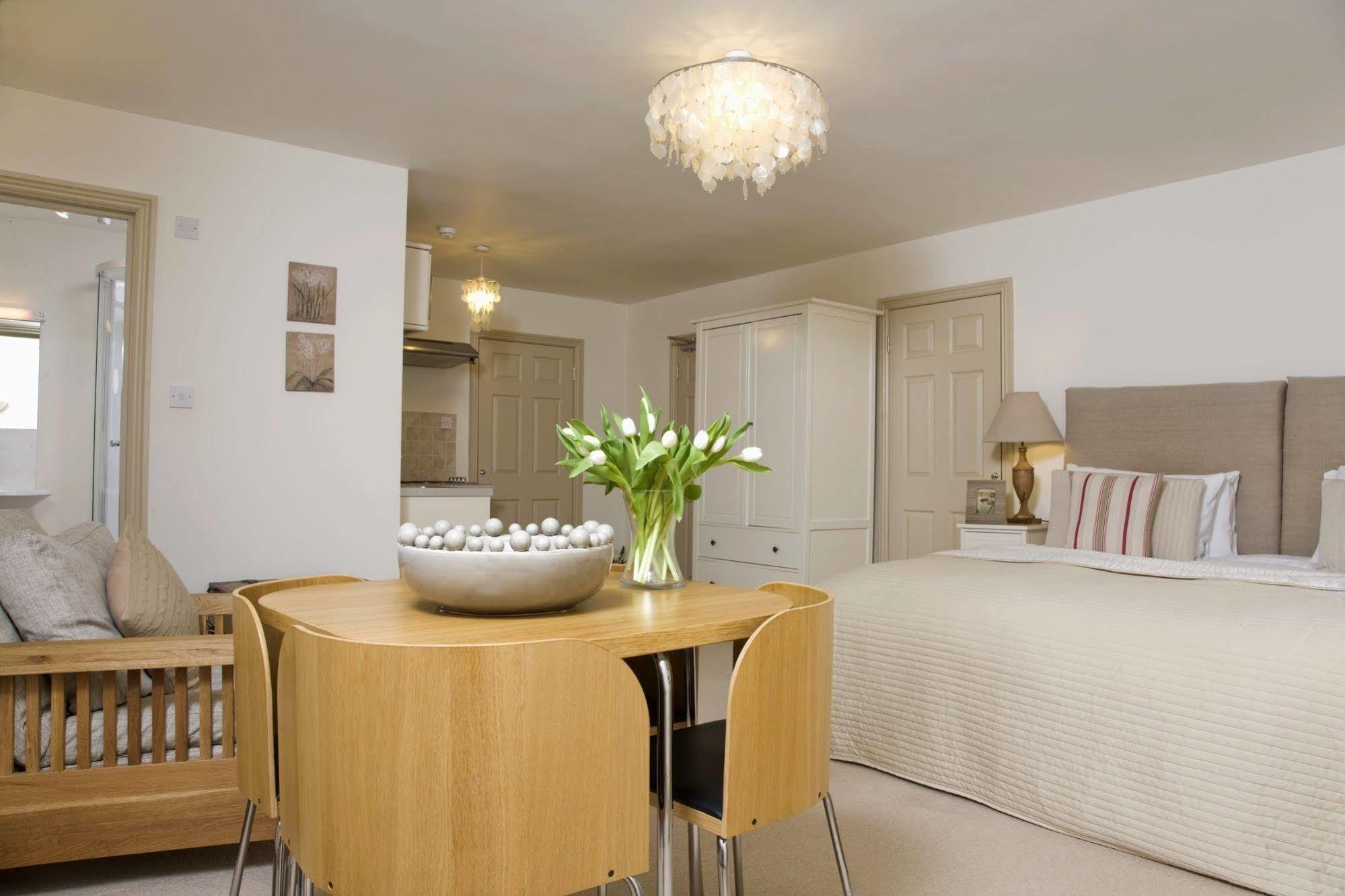 Guest house The Townhouse At Glenfall Lawn Pittville Circus 4*