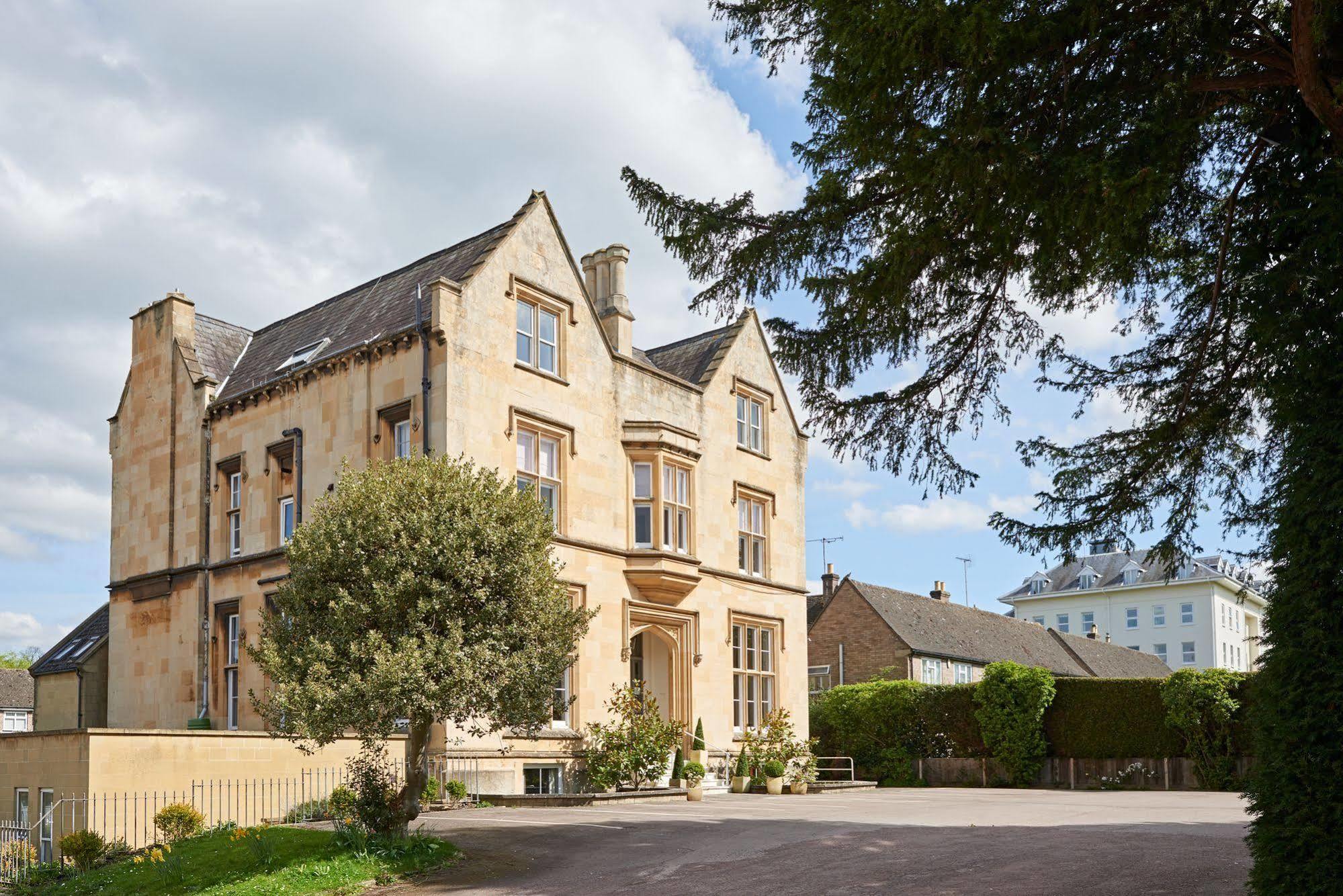 Cotswold Grange Bed & Breakfast 5*