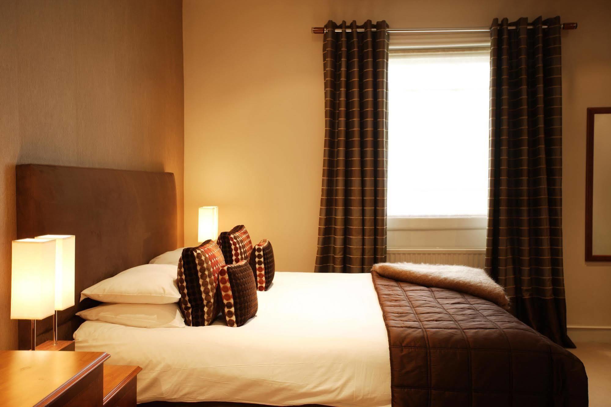 The George & Monty's 3* Cheltenham