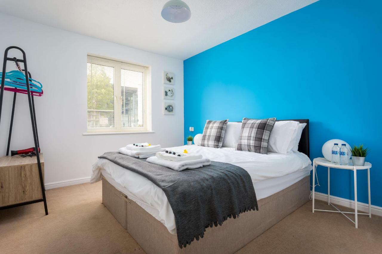 Lloyd Close - Close To Town Centre & Gchq Apartment Cheltenham