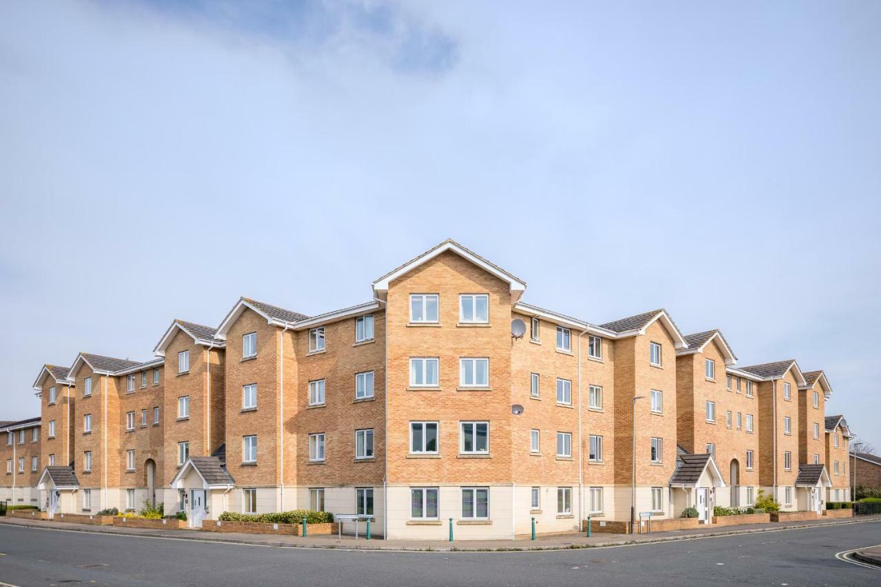 Lloyd Close - Close To Town Centre & Gchq Apartment Cheltenham