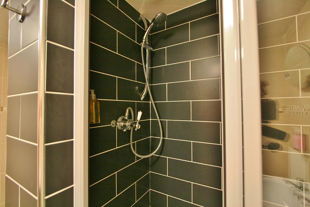 By Roomsbooked Cheltenham