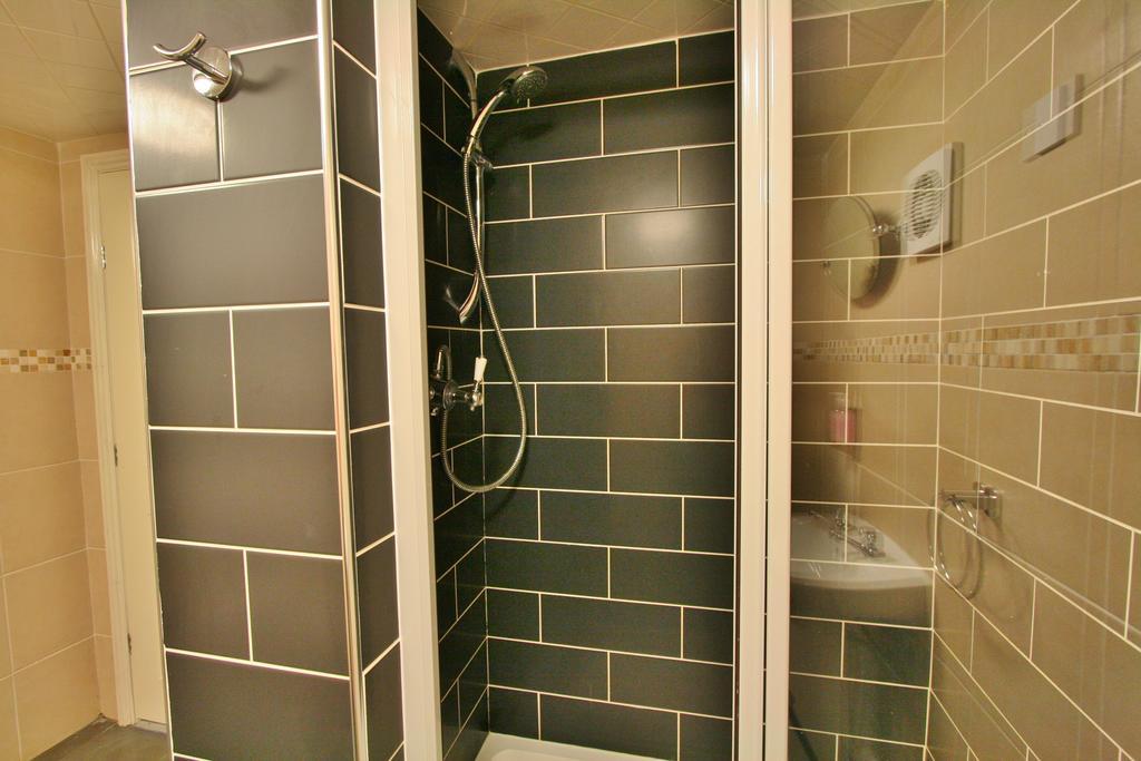 By Roomsbooked Hotel