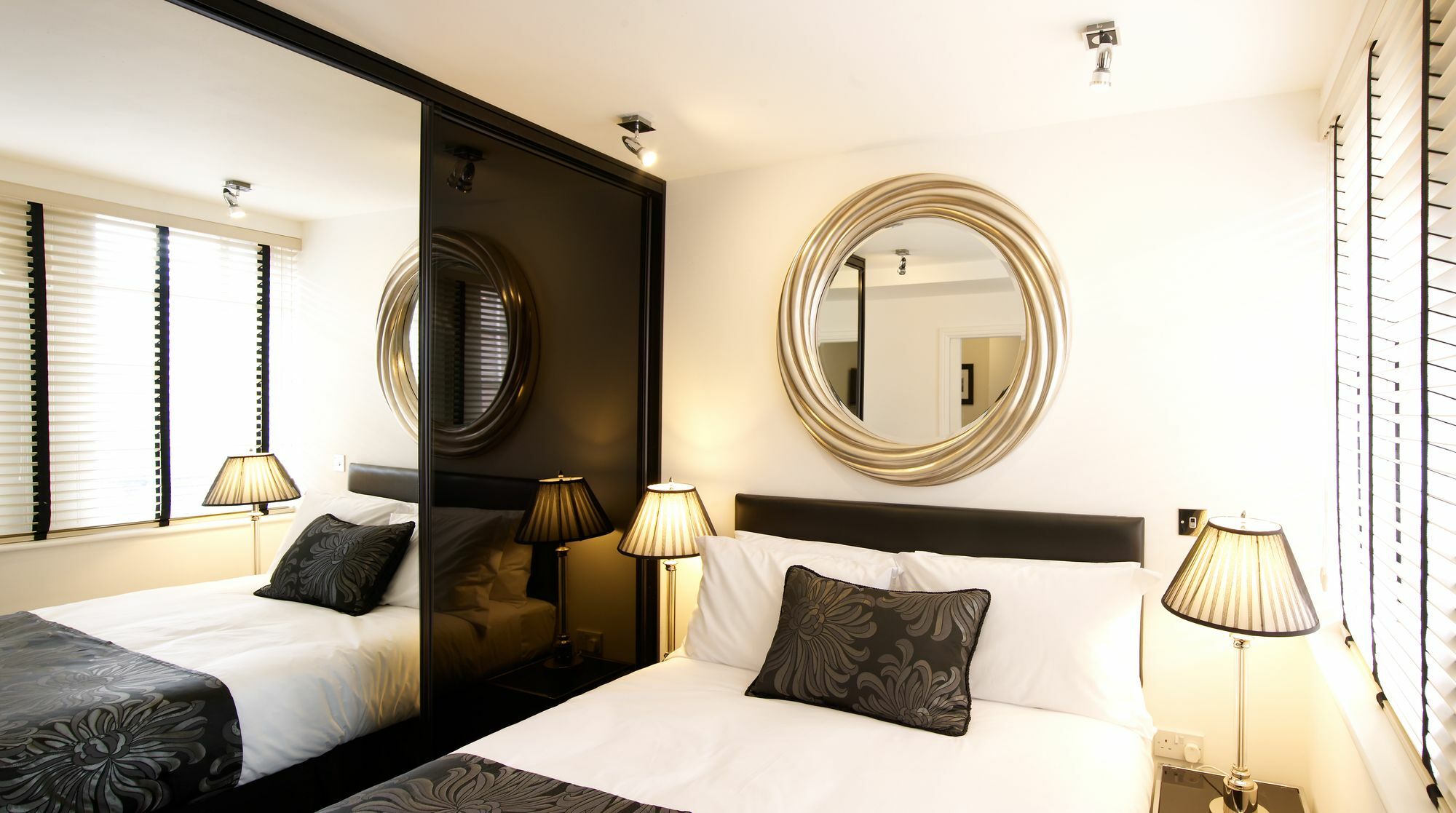 Strozzi Palace By Mansley Apartment