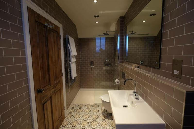 Cotswold Grange Bed & Breakfast Cheltenham