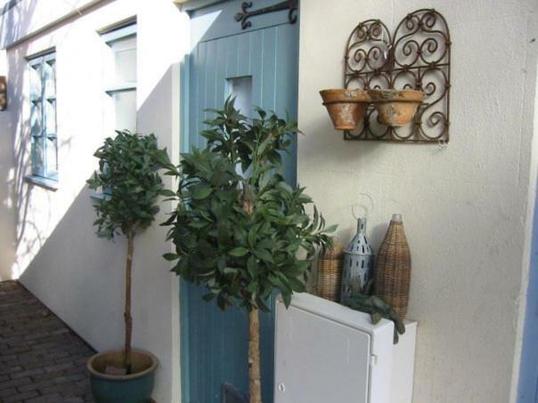 Charming & Garden