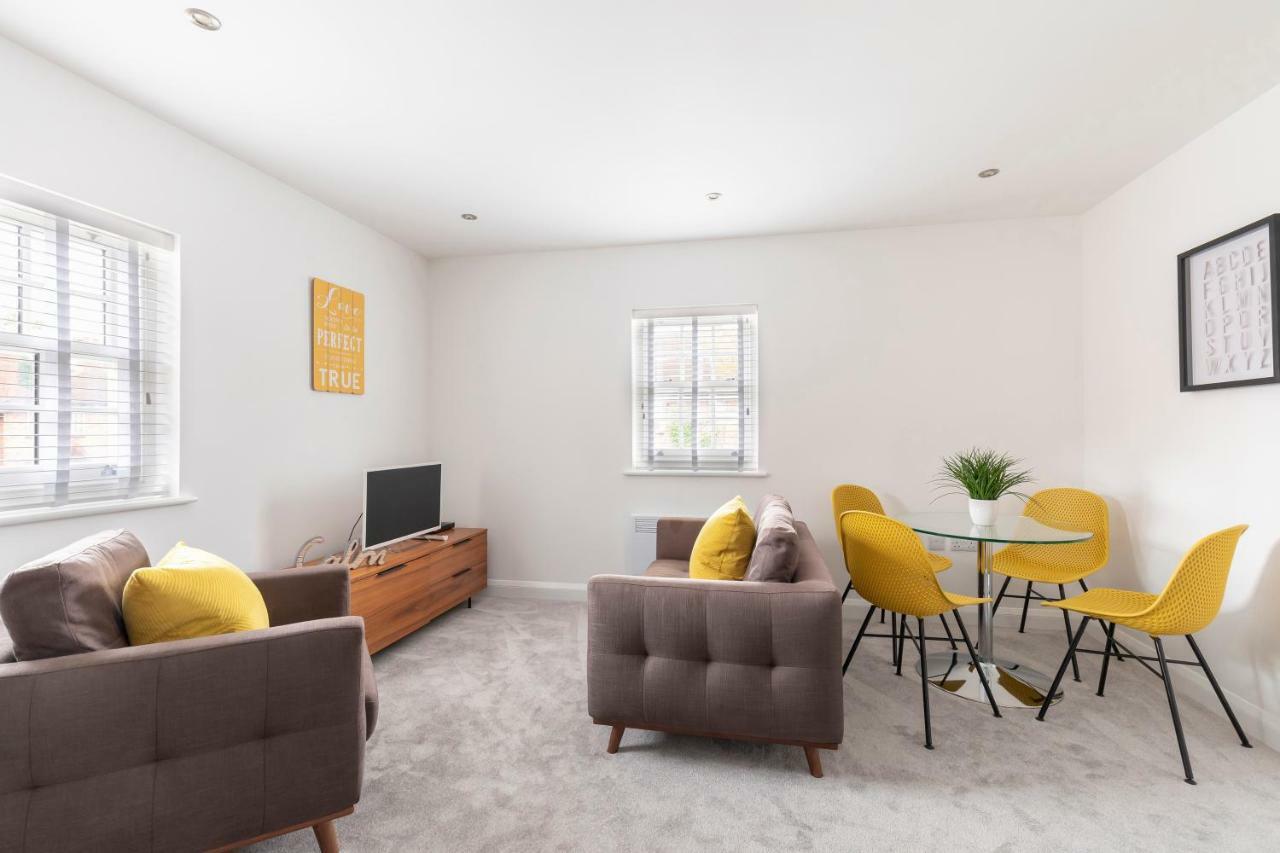 2 Bedroom Town Centre Apartment Cheltenham