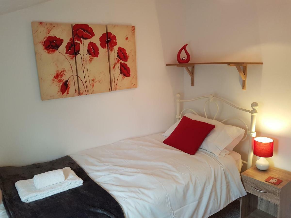 House - Sleeps 4/pet Friendly Holiday home
