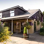Premier Inn Cheltenham North West