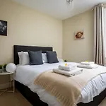 Gorgeous Home - Cheltenham With Parking