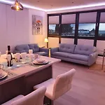 Central Penthouse With Hot Tub & Views 23