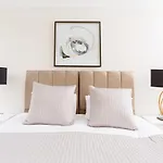 16 Lansdown -By Luxury Apartments