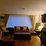 1560 By The Racecourse