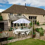Tom\'S Barn
