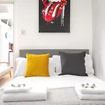 Curb Properties - Cool Trendy Montpellier Apartment